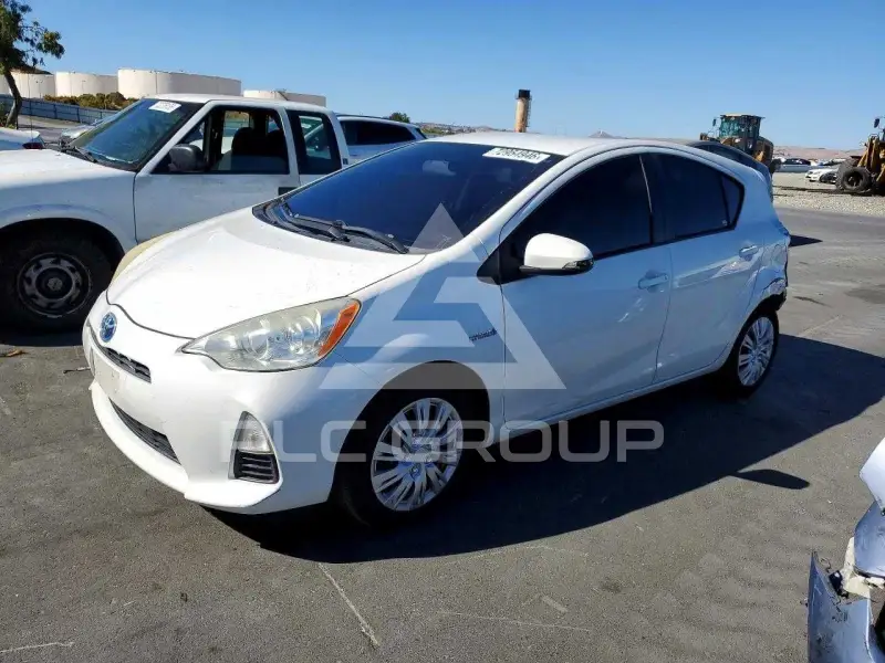 2013 Toyota PRIUS фото
