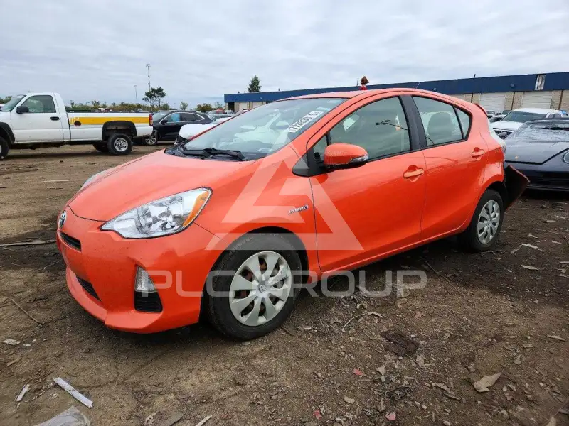 2013 Toyota PRIUS фото