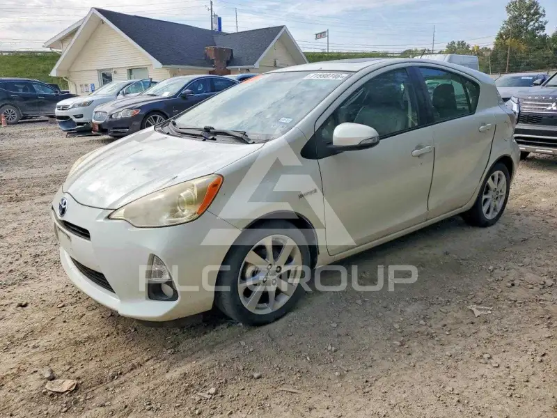 2013 Toyota PRIUS фото