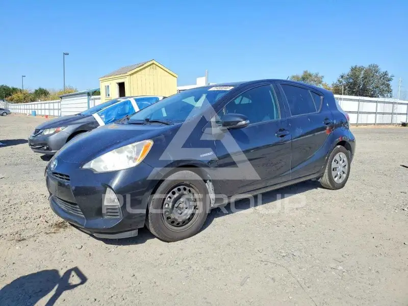 2013 Toyota PRIUS photo