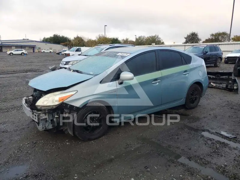 2013 Toyota PRIUS фото