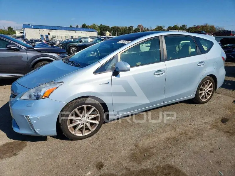 2013 Toyota PRIUS photo