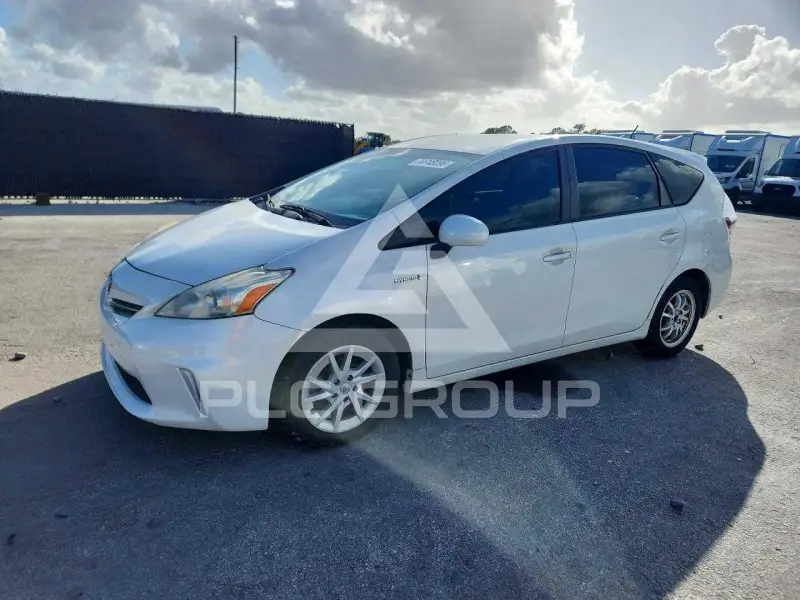 2013 Toyota PRIUS photo