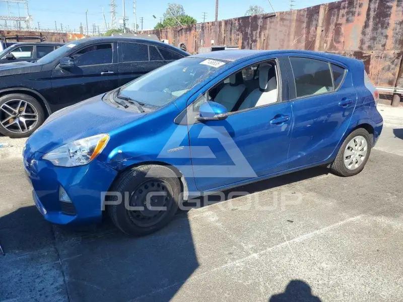 2013 Toyota PRIUS фото