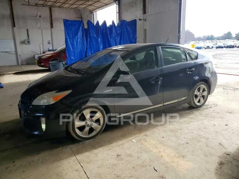 2013 Toyota PRIUS фото