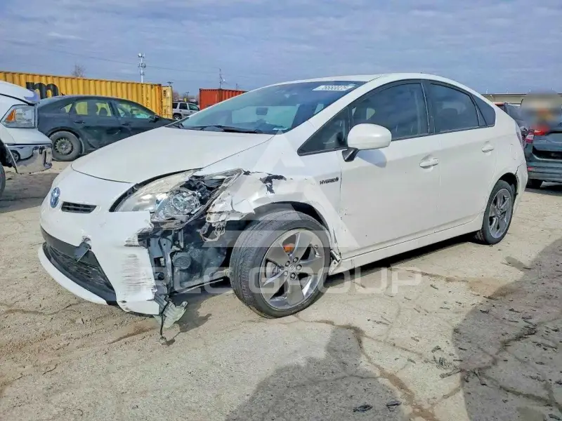 2013 Toyota PRIUS фото
