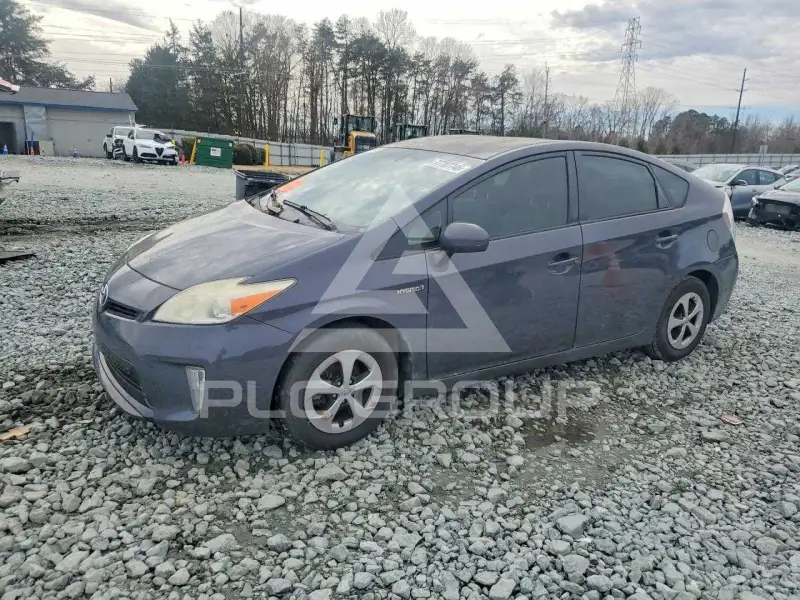 2013 Toyota PRIUS photo