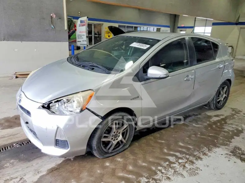 2013 Toyota PRIUS photo