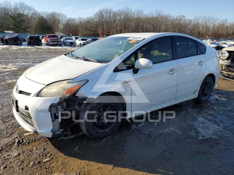 2013 Toyota PRIUS фото