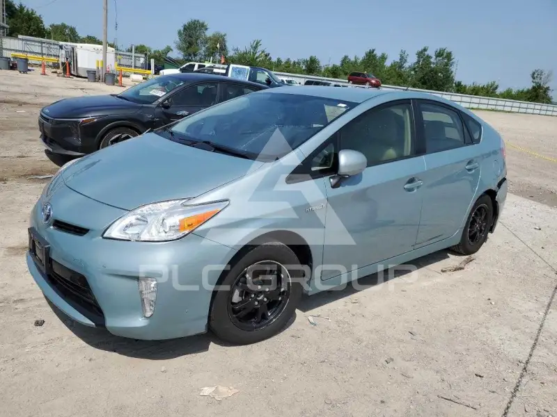 2013 Toyota PRIUS фото
