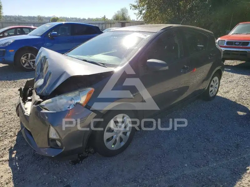 2013 Toyota PRIUS фото