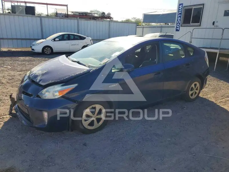 2013 Toyota PRIUS фото