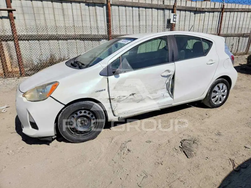 2013 Toyota PRIUS фото