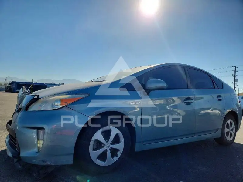 2013 Toyota PRIUS фото