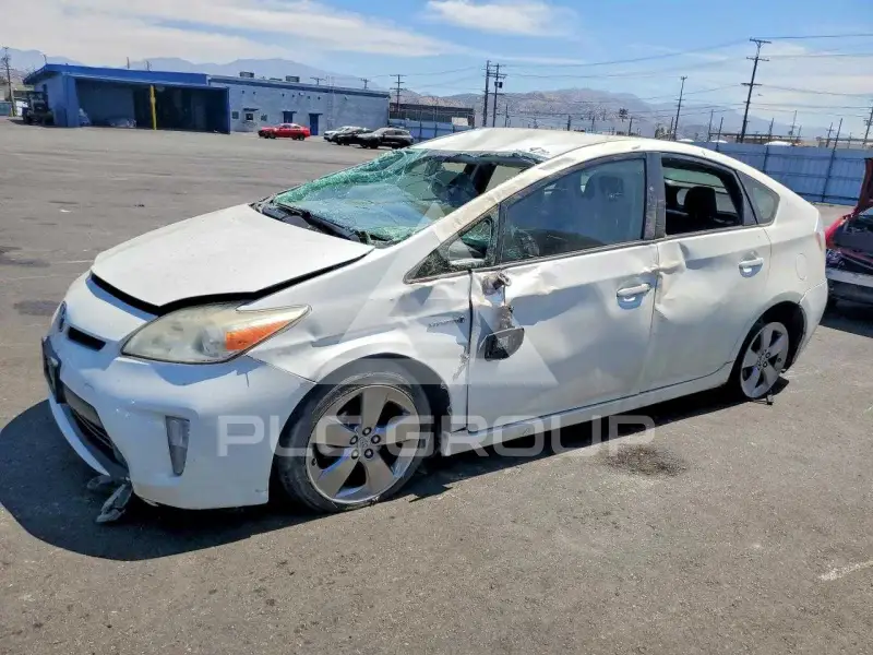 2013 Toyota PRIUS photo
