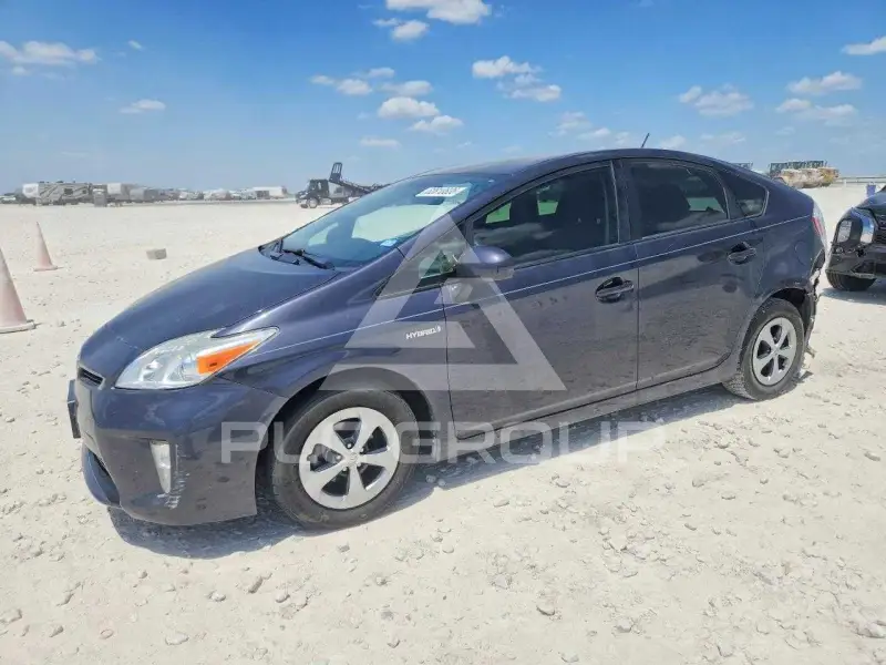 2013 Toyota PRIUS photo