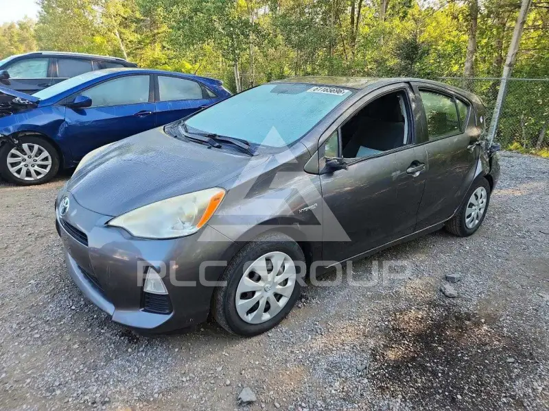 2013 Toyota PRIUS фото