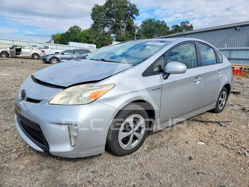 2013 Toyota PRIUS фото