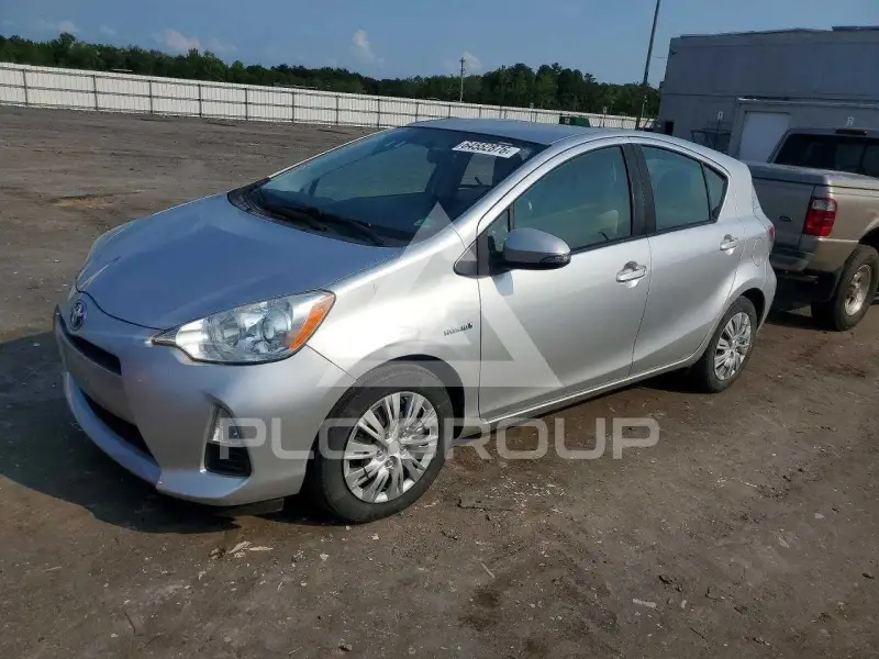 2013 Toyota PRIUS photo