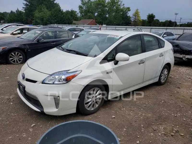 2013 Toyota PRIUS фото