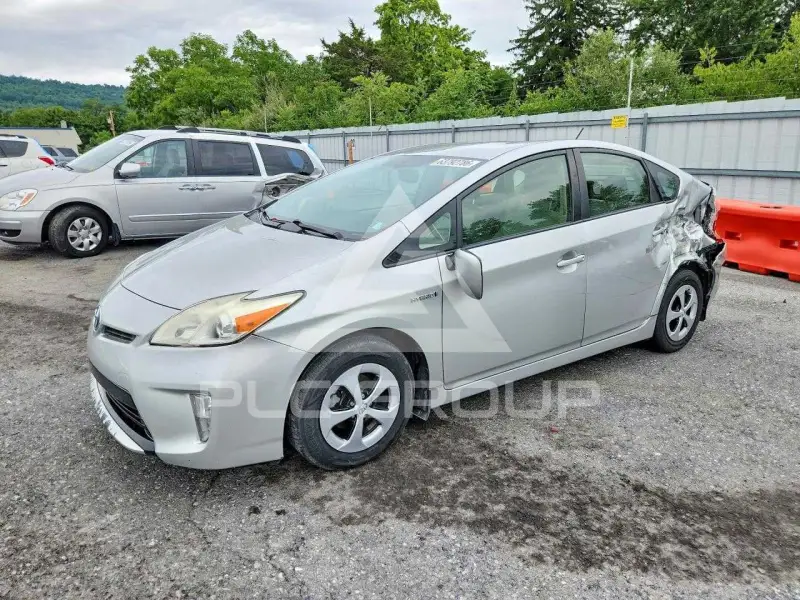 2013 Toyota PRIUS фото