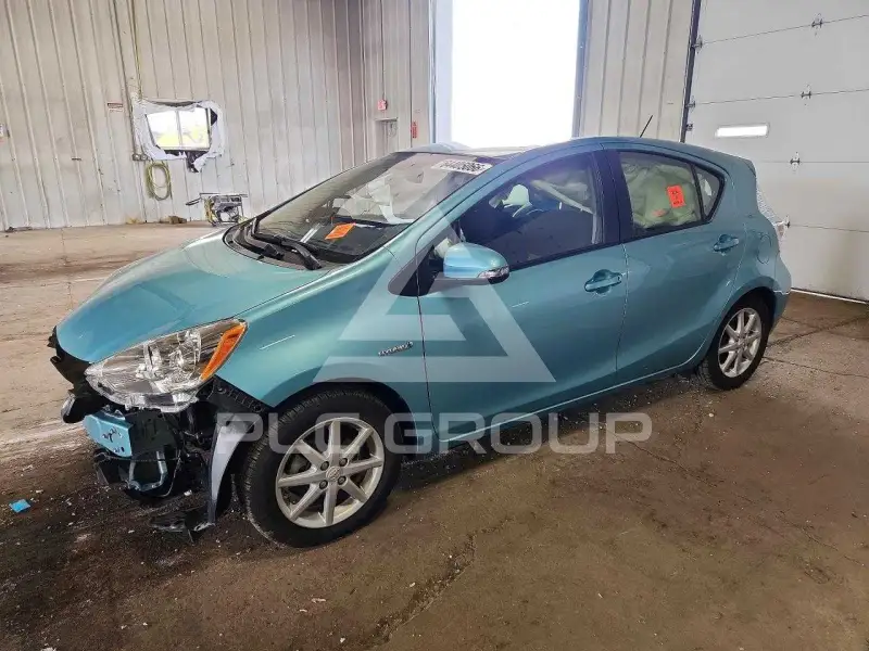 2013 Toyota PRIUS photo