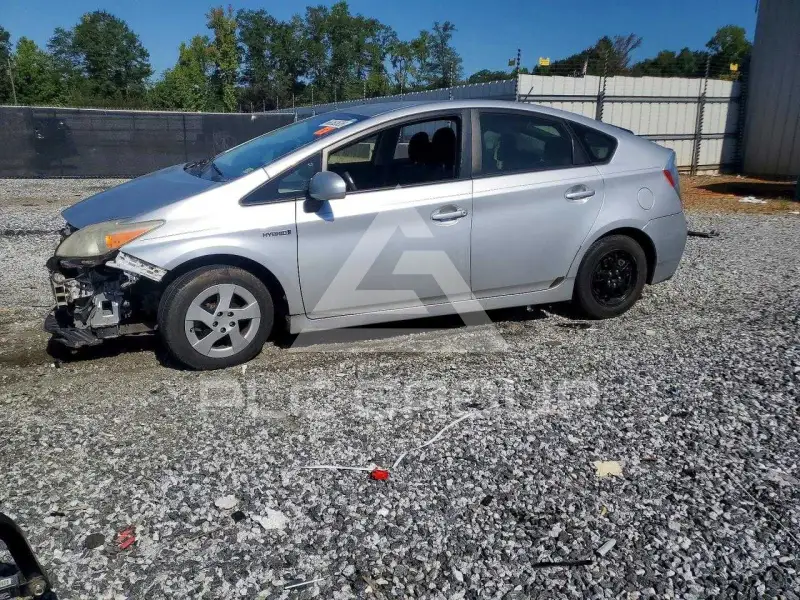 2013 Toyota PRIUS фото