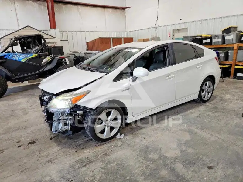 2013 Toyota PRIUS photo