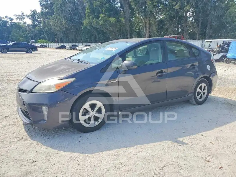 2013 Toyota PRIUS фото