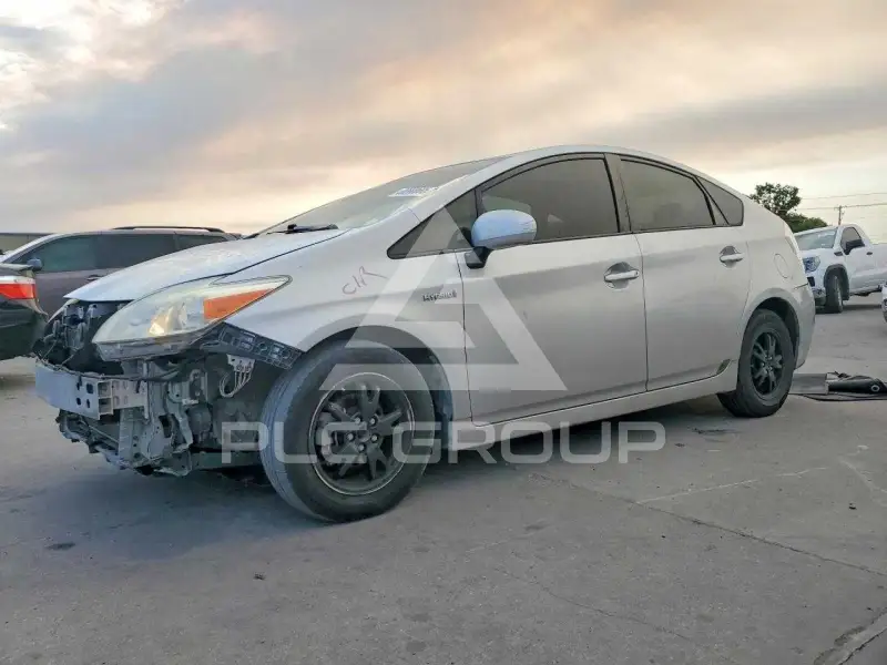 2013 Toyota PRIUS photo