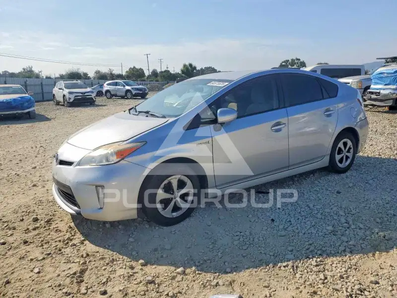 2013 Toyota PRIUS фото