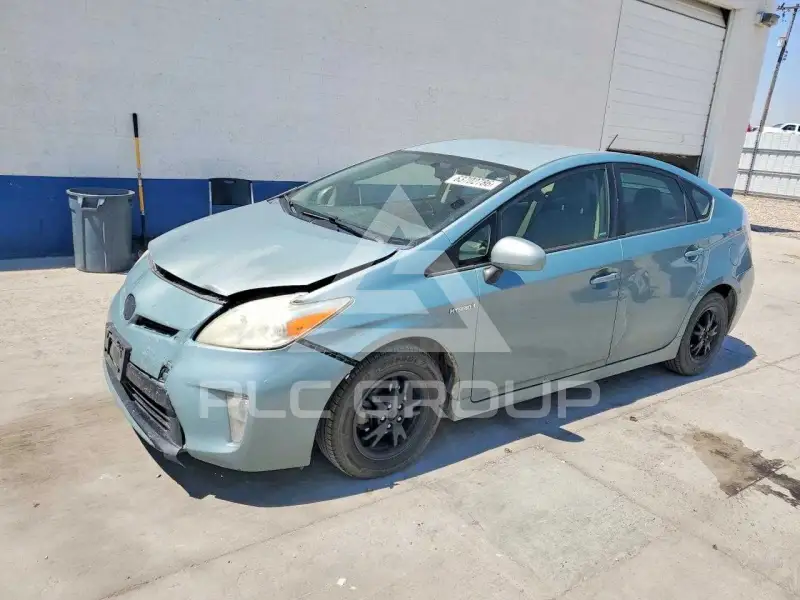 2013 Toyota PRIUS photo