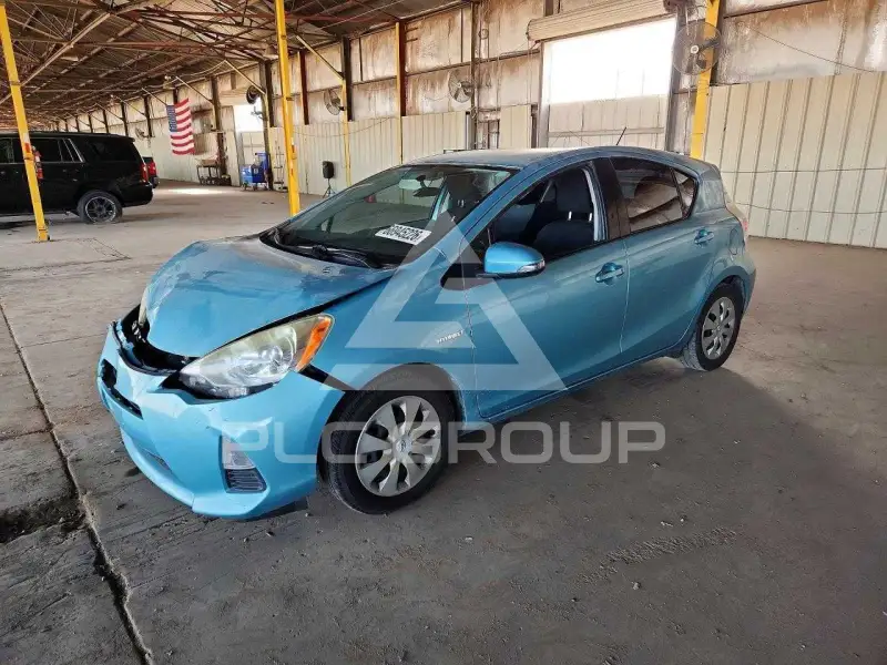2013 Toyota PRIUS фото