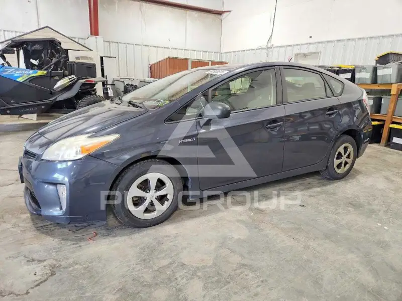 2013 Toyota PRIUS photo