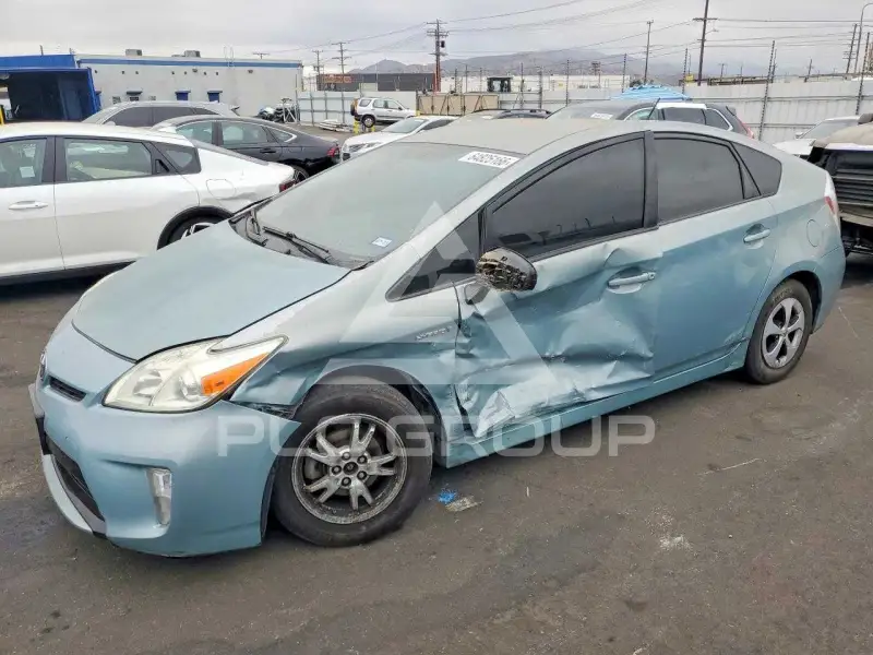 2013 Toyota PRIUS фото