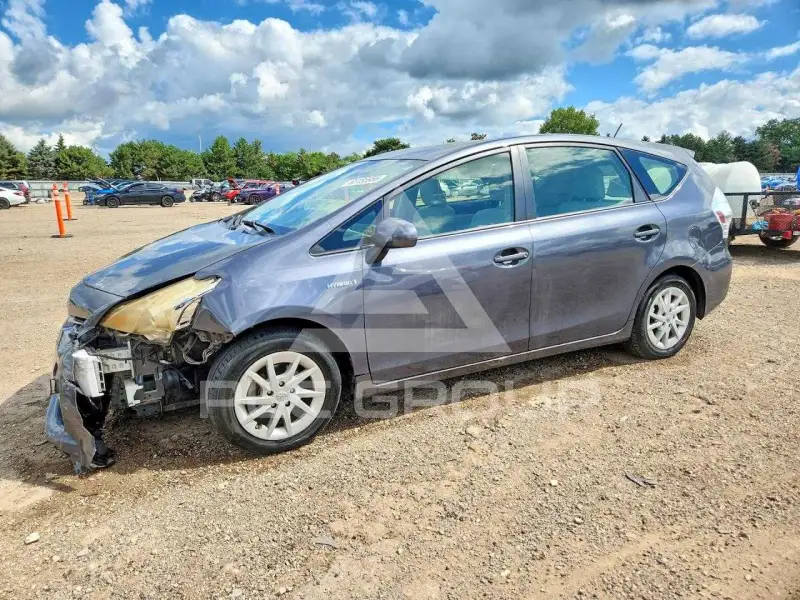 2013 Toyota PRIUS фото