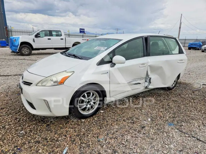 2013 Toyota PRIUS photo