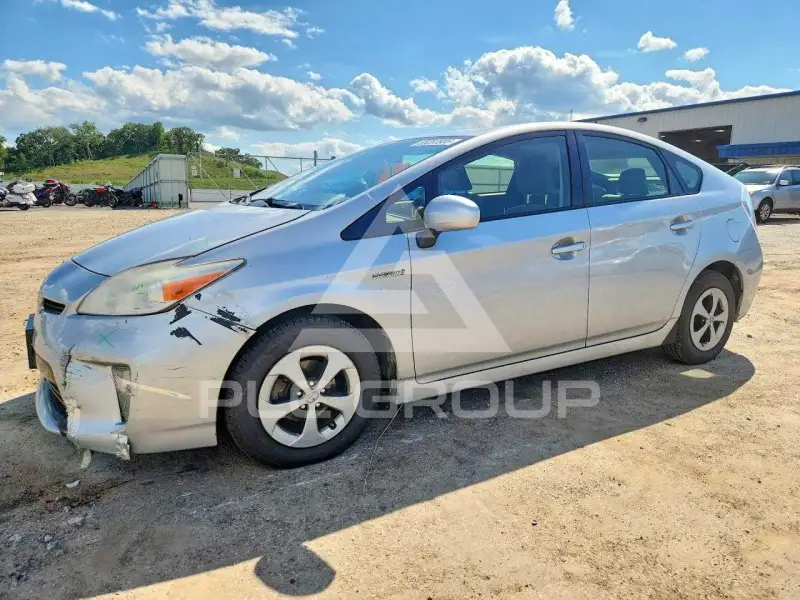 2013 Toyota PRIUS фото