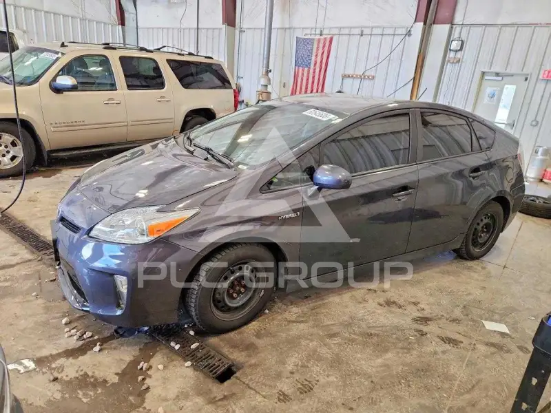 2013 Toyota PRIUS photo