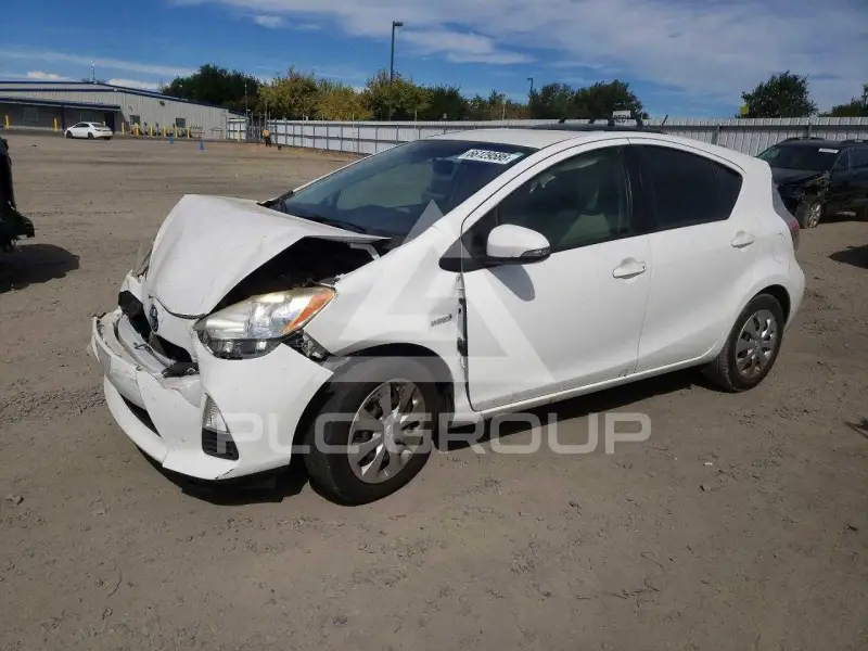 2013 Toyota PRIUS фото