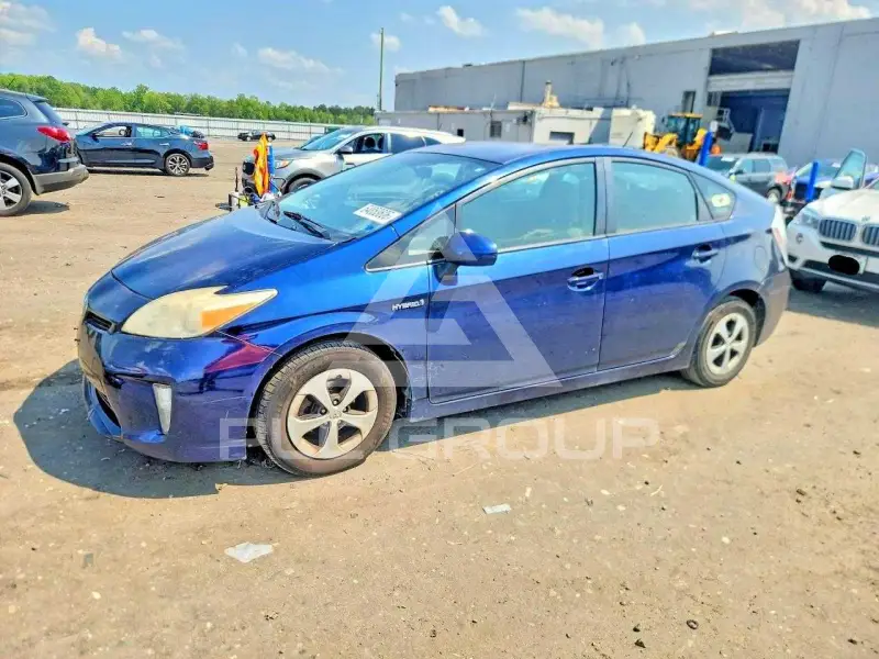2013 Toyota PRIUS photo