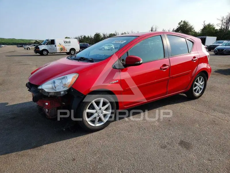 2013 Toyota PRIUS фото