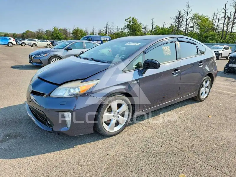 2013 Toyota PRIUS фото