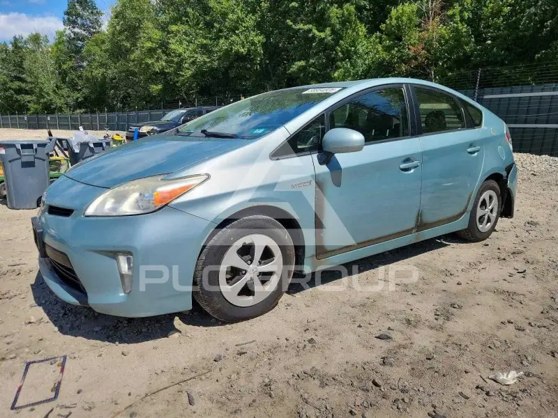 2013 Toyota PRIUS фото
