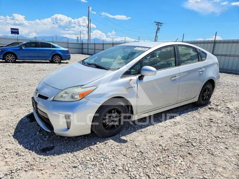 2013 Toyota PRIUS фото