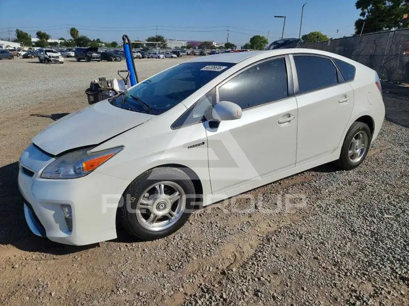 2013 Toyota PRIUS фото