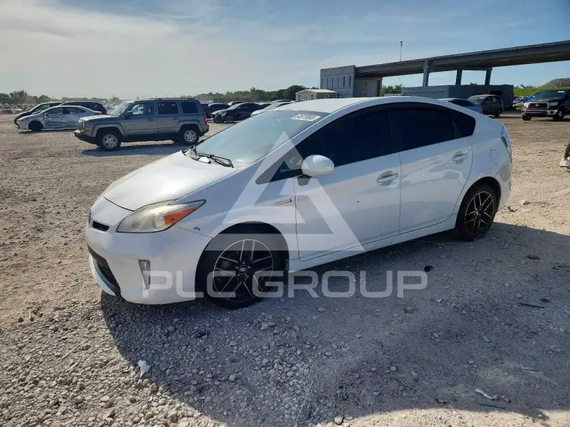 2013 Toyota PRIUS фото