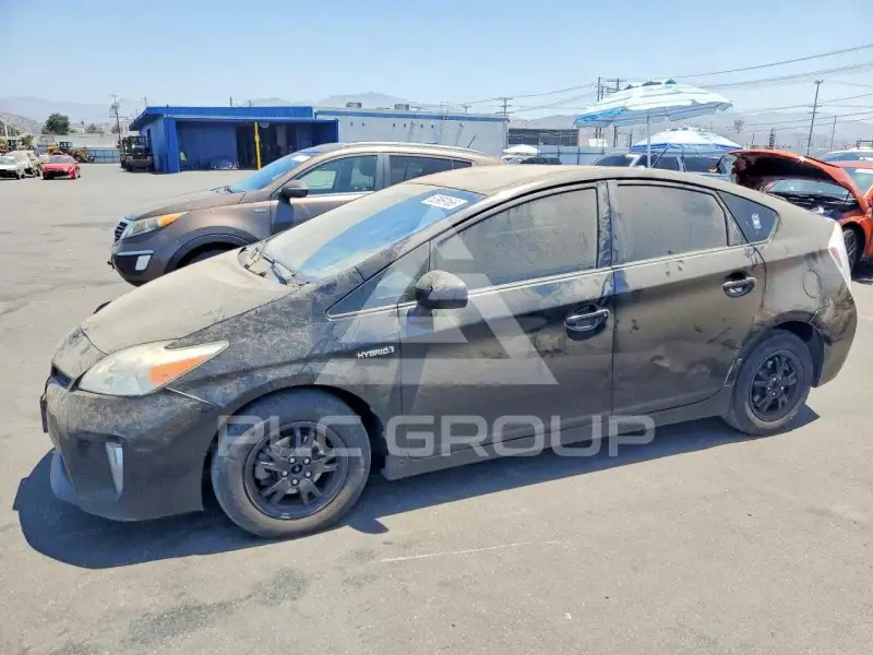 2013 Toyota PRIUS фото