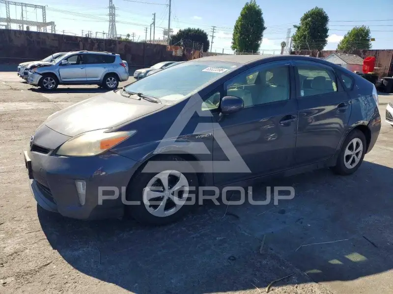 2013 Toyota PRIUS фото