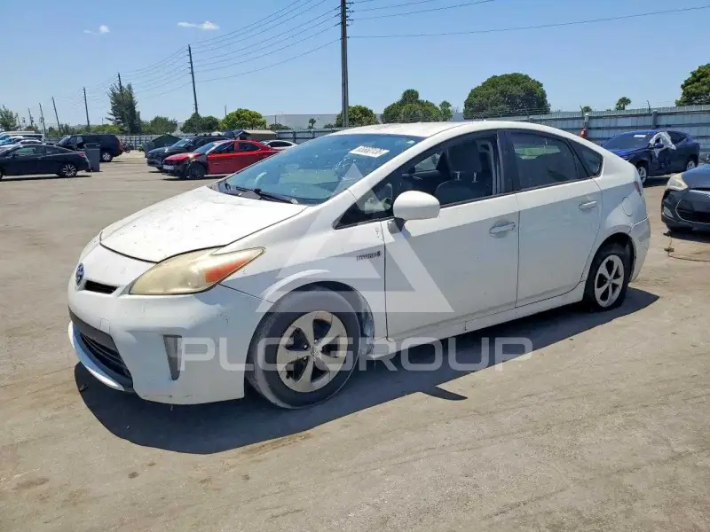 2013 Toyota PRIUS photo
